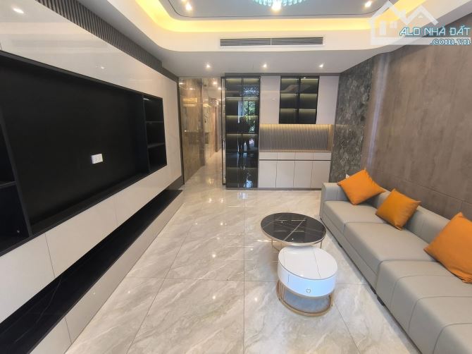 Siêu hiếm! Nhà liền kề Văn Quán, đường ô tô tránh, gần hồ, giá tố