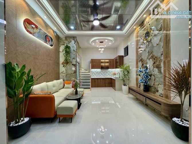 SIÊU PHẨM NHÀ ĐẸP HƠN HOA HẬU TRUNG TÂM QUẬN 6 -3 TẦNG - 4X6M - VÀO Ở NGAY - CHỈ 4.1 TỶ