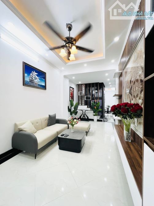 Nhà liền kề Văn Quán 5 tầng, gara ô tô, kinh doanh đỉnh, giá rẻ nhất khu