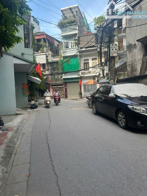 ĐẦU TƯ, BÁN NHÀ PHỐ HOÀNG VĂN THÁI, 115M2, MT4,7M, LÔ GÓC, Ô TÔ TRÁNH GIÁ 26,3 TỶ.
