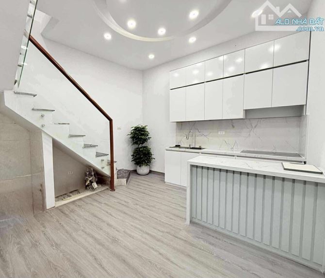 💥 LÔ GÓC PHỐ MINH KHAI – NGÕ NÔNG – SỔ ĐỎ RIÊNG -5 TẦNG - 5.X TỶ💥  🏠 Nhà vuông vắn từ t