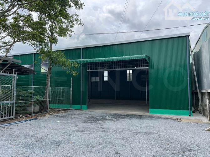 Kho xưởng 400m² có điện 3 pha, đường cặp Quốc Lộ 1A