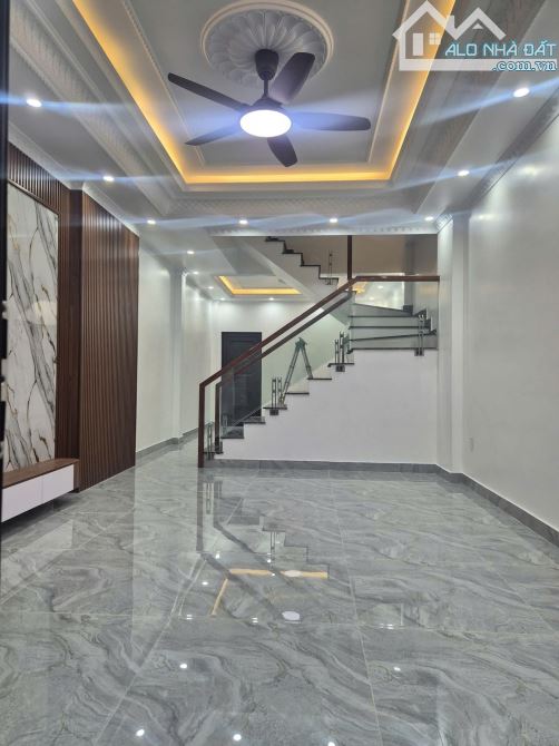 Mở bán 3 căn xây 3 tầng tại Trương Văn Lực giá 2,55 tỷ