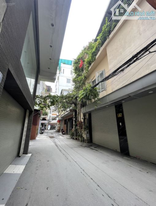 Bán nhà phân lô Hào Nam, ô tô đỗ cổng, thang máy, 108m2, 18 tỷ