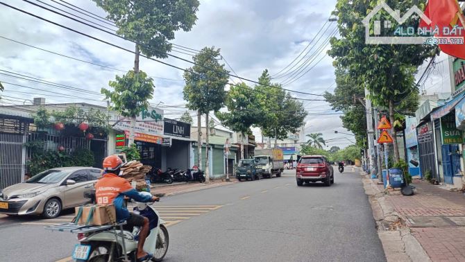 BÁN LÔ ĐẤT 3 MẶT TIỀN TRẦN HƯNG ĐẠO PHƯỜNG DĨ AN TP HCM