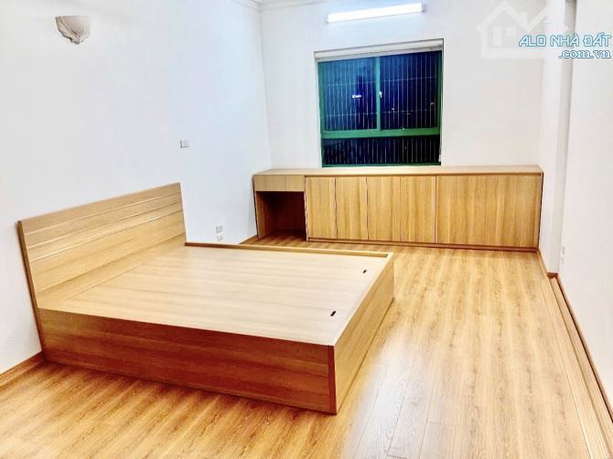 💥Tòa 24T Hoàng Đạo Thúy 121m 3PN, Mới đẹp ở ngay, 9.45 tỷ trung tâm Cầu Giấy