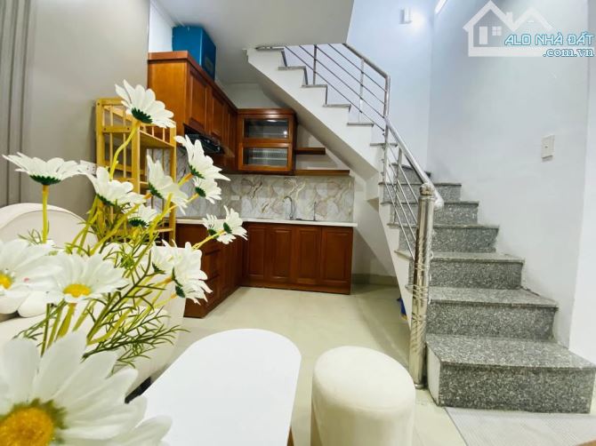 NHÀ KIM HOA – TRUNG TÂM ĐỐNG ĐA – 5M RA Ô TÔ – NGÕ THÔNG HỒ BA MẪU – FULL NỘI THẤT