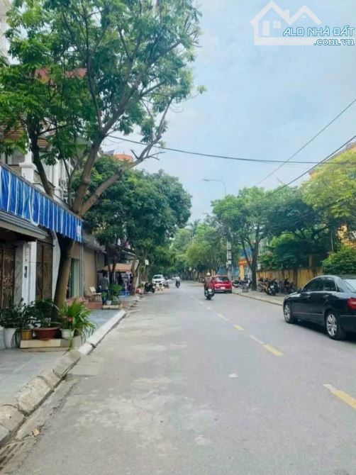 Bán 2 lô đất liền nhau MP Đỗ Ngọc Du, ph Lê Thanh Nghị, TP HP mới, 161m2, mt 9m, vị trí đẹ