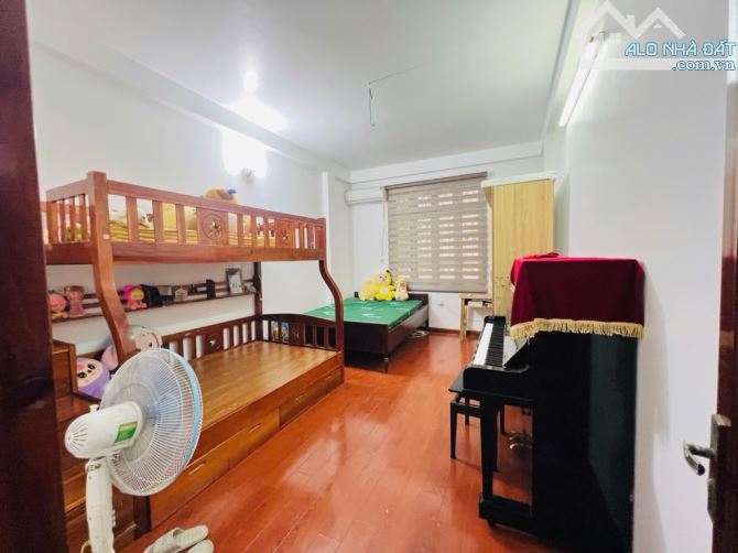 bán nhà Phú Mỹ, gần ô tô, sát phố, 5 phòng, mua ở - kinh doanh đỉnh 40m - 8 tỷ.