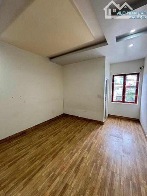 Bán nhà cũ mặt đường khu Trung Hành, Đằng Lâm, 101m2 đường 5m, 4 tầng, giá 6,5 tỷ