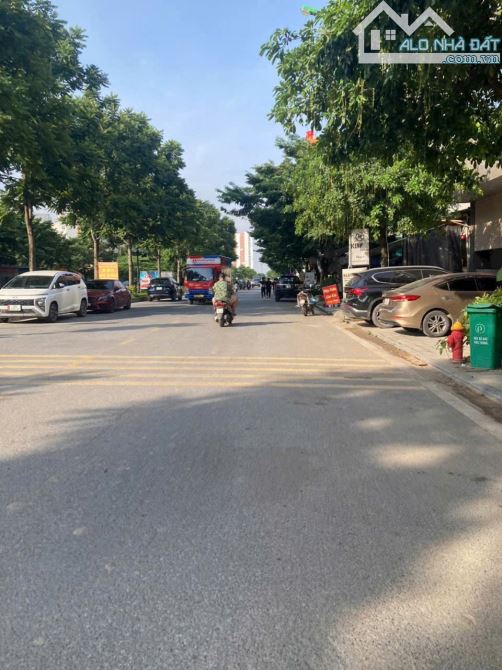 Bán biệt thự Phú Lương Hà Đông – 200m² & 700m², hoàn thiện, giá từ 30 tỷ, chính chủ