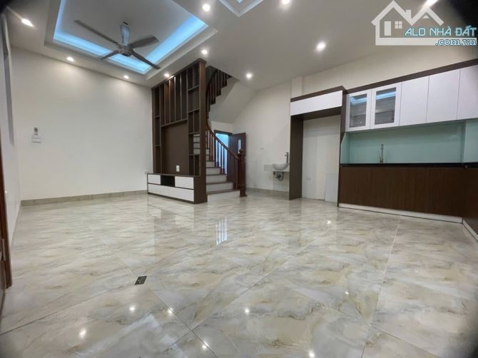 🚗 5 TẦNG MỚI TINH – TRUNG TÂM VÂN CANH – LÔ GÓC 2 THOÁNG – GIÁ 5.8 TỶ