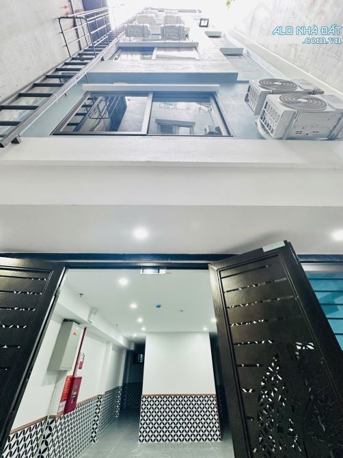 DỊCH VỌNG HẬU 18,2 TỶ - 7TẦNG CCMN 17P THANG MÁY - PCCC ĐẦY ĐỦ - KHU VIP.🔥👑🔥