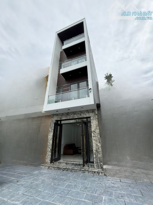 Bán nhà mặt đường khu phân lô Đằng Lâm, có thang máy, 78m2 4 tầng, ô tô đỗ thoải mái, giá