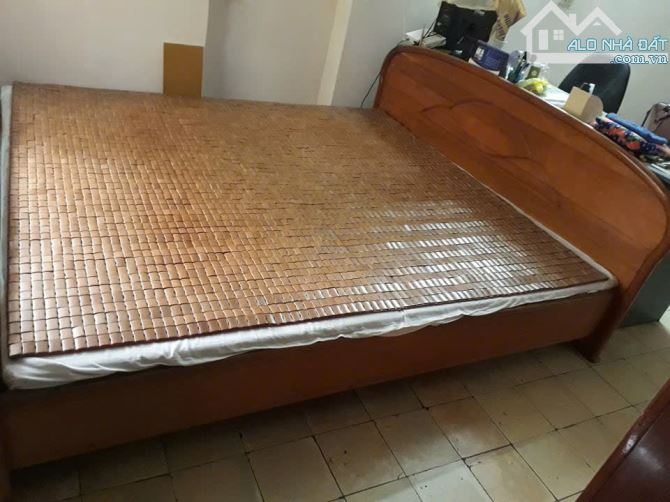 Cho thuê nhà tập thể tầng 3 - H3 Nguyễn Công Trứ Hai Bà Trưng Hà Nội, 5tr
