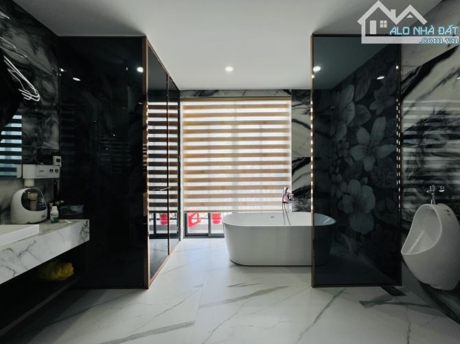 Giảm Mạnh 2 Tỷ Bán Nhanh Biệt Thự Nguyễn Thị Tú 10x25m Hầm 5 Tầng Hồ Bơi Thang Máy 19,5 Tỷ - 10