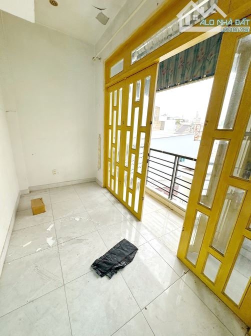 Bán nhà 2 lầu 79m2 gần mặt tiền đường Phạm Thế Hiển P.5 Quận 8 - 10