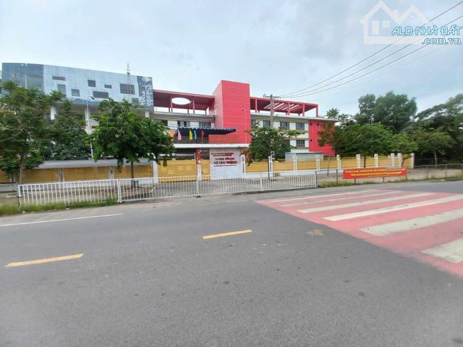 BÁN GẤP GIẢM 3 TỶ – NHÀ MẶT TIỀN BÙI CÔNG TRỪNG, HÓC MÔN – GIÁP QUẬN 12 – 269M2 – CHỈ 8 TỶ - 11