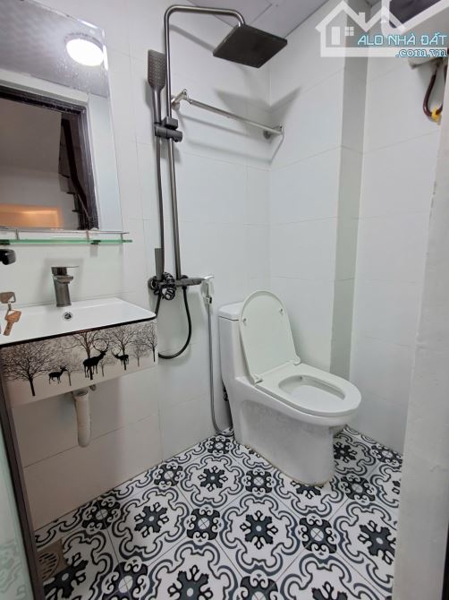 Lệnh Cư Khâm Thiên, Full Nội Thất. 20m2-5 Tầng – 3.5m Mặt Tiền. Giá Thương Lượng. 4.7 Tỷ - 11