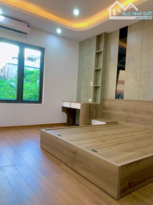 Bán nhà phố Khương Đình, lô góc, 6 tầng thang máy, 36m2 giá 9.4tỷ - 11