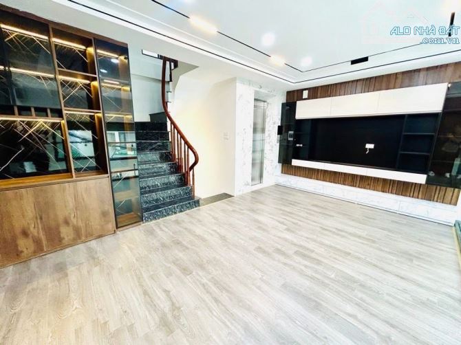 BÁN NHÀ LÔ GÓC TRẦN CUNG 39M X 5 TẦNG, NGÕ NÔNG Ô TÔ, GIÁ CHỈ 7.55 TỶ - 1