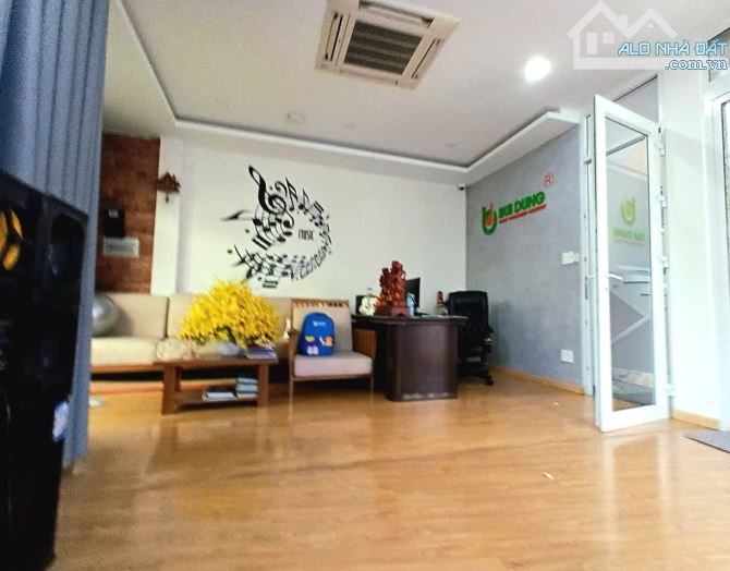 Bán Biệt Thự HXH Hoàng Hoa Thám  – Bình Thạnh – 158m² - giá chỉ 23 tỷ.– 3 Tầng - 1