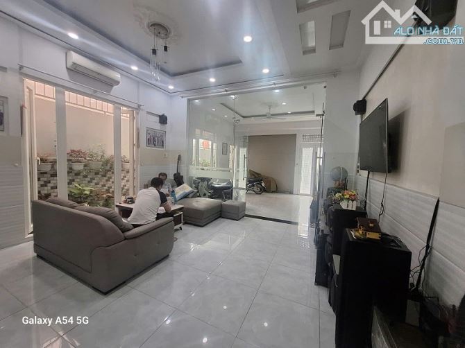 Bán nhà HXH quay đầu Cách Mạng Tháng 8, P15. Q10, 103m2, 5 tầng, ngang 6,1m - 1
