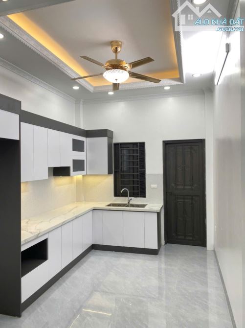 Bán nhà Đông Mỹ, Thanh Trì, 55m2 / 5 tầng, đường thông, ngõ ô tô, giá 5,8 tỷ - 1