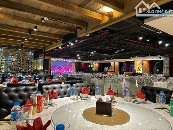 Bán nhà Mặt Phố Trần Hưng Đạo, 420m x 10 tầng, mặt tiền 40m, dòng tiền 2.4 tỷ, 85 tỷ - 1