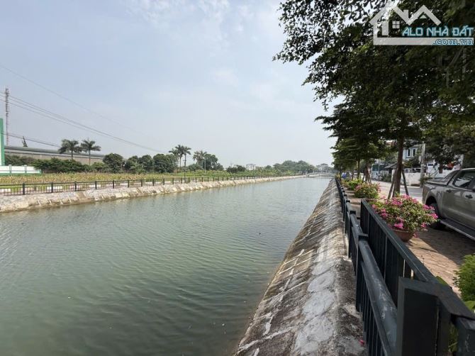 Nhỉnh 5 Tỷ, 55m Đất, Đường nhựa sáng bóng, 2 ô tô tránh, lô góc, view sáng thoáng, hiếm - 1