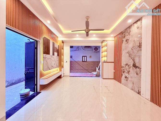 SIÊU PHẨM 5 TẦNG THANG MÁY – LÔ GÓC 3 MẶT THOÁNG – SỔ HOA HẬU – NỘI THẤT ĐẸP - 1