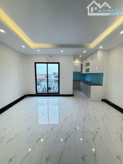 Ngọc Thụy - Long Biên, 35m² x 5 tầng, mặt tiền 6.4m – Nhà dân xây, còn rất mới! - 1