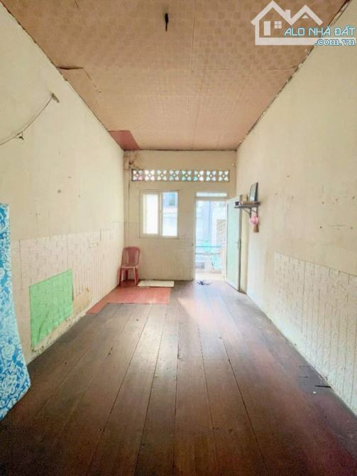 Nhà 2 tầng, hẻm thông, chợ xóm Chiếu, nhỉnh 3 tỉ. - 1