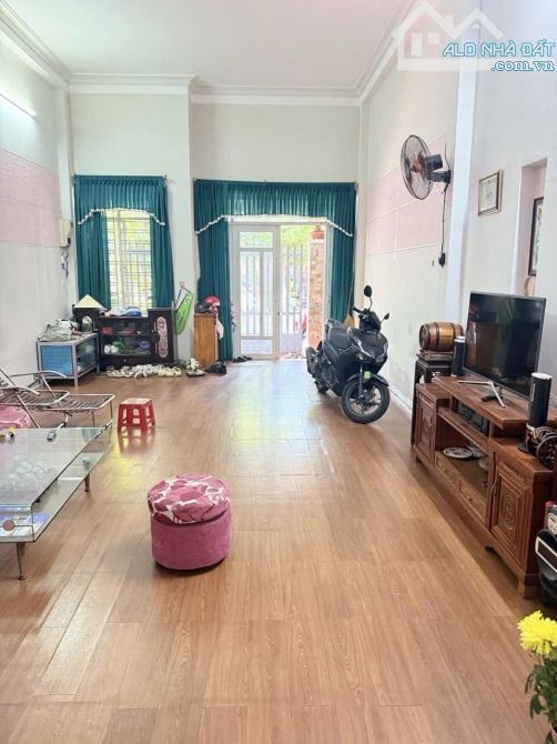 DUY NHẤT CÒN SÓT LẠI NHÀ 2 TẦNG ĐƯỜNG MỸ AN 19 GẦN SÔNG GẦN ĐH KINH TẾ CHỈ 9,X TỶ - 1