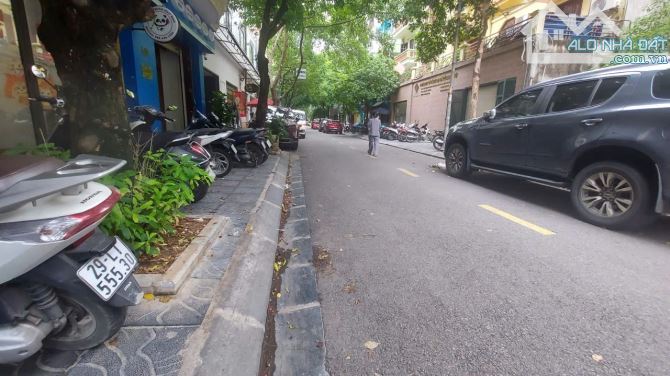 Bán nhà phân lô KĐT Dịch Vọng: DT 105M2, MT 6m, Xây 5 tầng, Đương 10m, Gía 46 Tỷ TL - 1
