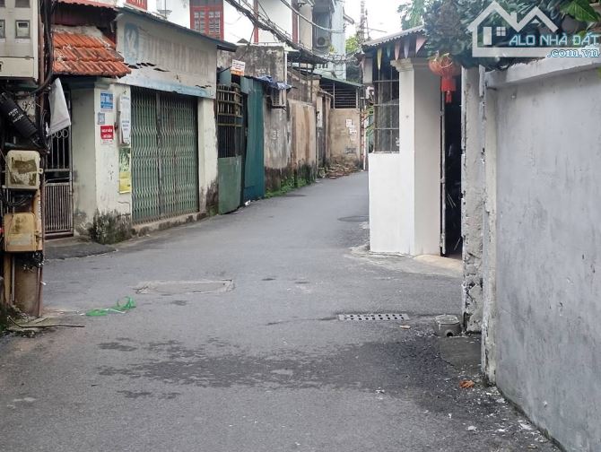 BÁN NHÀ CẤP 4 PHÚC LỢI - GẦN CHỢ - TRƯỜNG CÁC CẤP  GIÁ 4,95 tỷ - 1