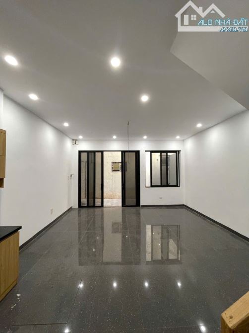LAI XÁ :NHÀ 4T - MT 4,5M - 3 THOÁNG - MẶT PHỐ LAI XÁ - KD ĐỈNH - 1