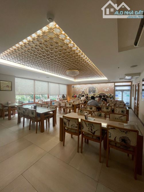 Bán tòa nhà Nguyễn Thiện Thuật - Lê Quang Định. DT: 29m x 36m, hầm 8 tầng rao 900 triệu - 1