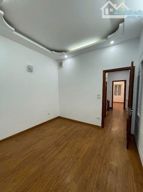 CẦU GIẤY - 50M - 5 TẦNG - DÂN XÂY - GẦN PHỐ - LÔ GÓC - 2 THOÁNG - NHÀ ĐẸP - Ở NGAY - 1