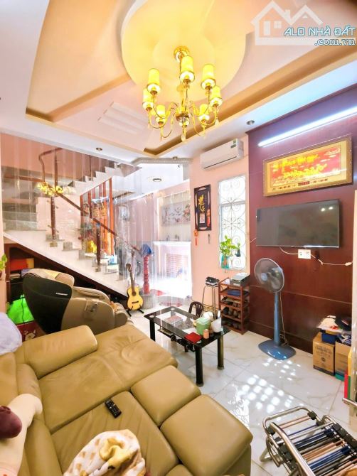 Bán Nhà thiết kế sang trọng,Đường Huỳnh Tấn Phát,Nhà Bè,3 tầng,64m2-2 PN-giá 5.5 tỷ - 1