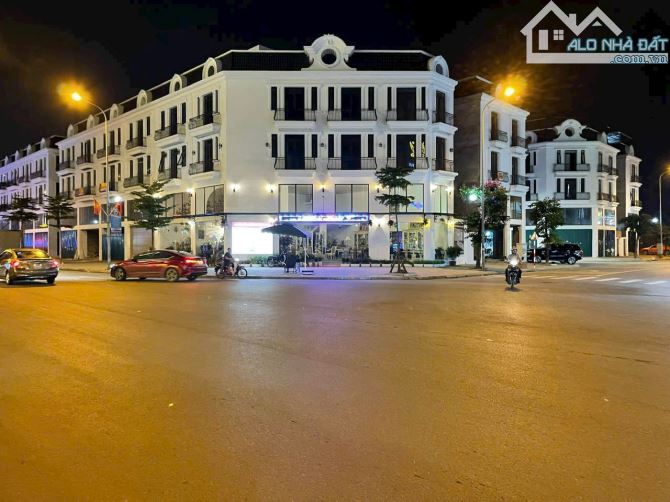 39 tỷ có luôn căn Shophouse mặt đường Thành Trung, vị trí đẹp nhất Gia Lâm - 1