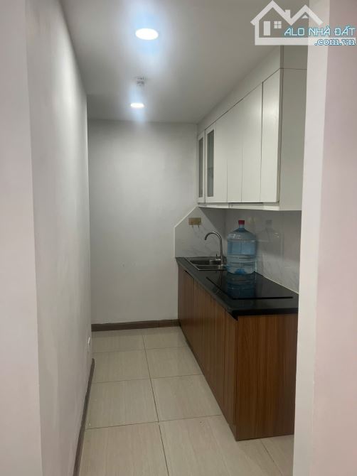 👉👉CC Hateco 62m, 2 ngủ, view hồ, nội thất cơ bản, sẵn Sổ sang tên ngay. Giá 4,x tỷ( x mầ - 1