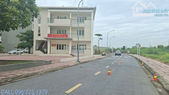 Cần bán gấp đất tdc cự khối. 65m2, Mt 5m, ô tô tránh, vĩa hè, gia 14.x tỷ - 1
