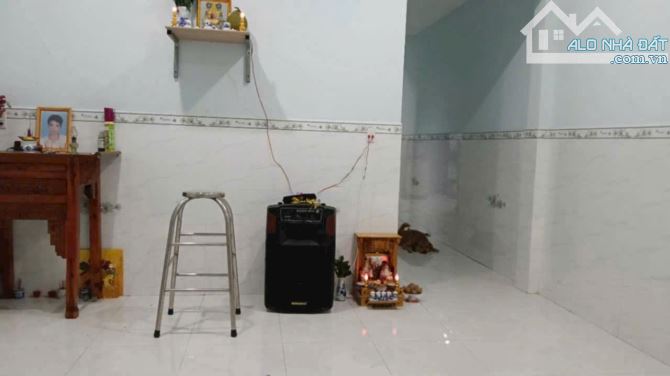 Chủ kẹt tiền cần bán gấp căn nhà cấp 4 xã Phú Đông đường ô tô - 1