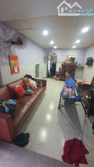 Chỉ 2 tỷ 980 triệu có nhà 1 lầu sổ hồng riêng trương thị hoa ngay siêu thị metro q12 - 1
