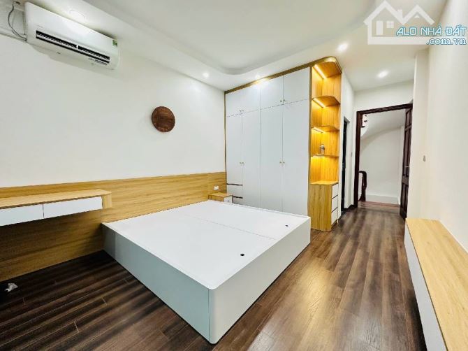 Chính chủ bán nhà đẹp mới kingkong, full nội thất, ngõ thông, oto đỗ cổng. Giá chỉ 5.3 tỷ - 1
