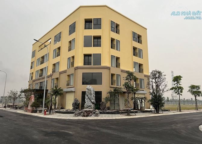 Cần bán 360m2 tại ccn Đông La, sát vd4 - 1