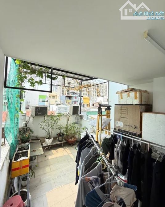 Bán Nhà Hẻm Xe Hơi Thành Thái, Quận 10: 52M², 3 Tầng, Đã QH Mở Rộng, Chỉ $8.6 Tỷ! - 1