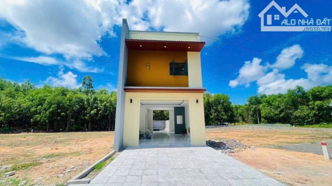 Bán nhà 1 trệt 1 lầu mới tinh tại Phước Long Thọ,Đất Đỏ - DT: 162m2 - Giá bán:1 tỷ280triệu - 1