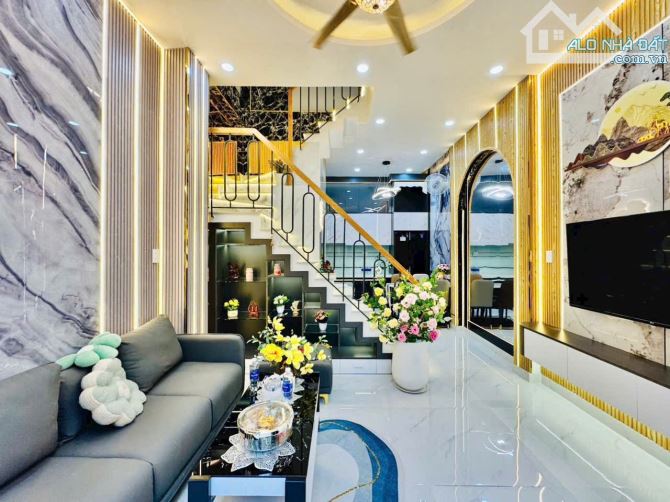🔥 Nhà Đẹp Gò Vấp 3 Lầu BTCT – Full Nội Thất – Chỉ 5 Tỷ 680 🔥 - 1